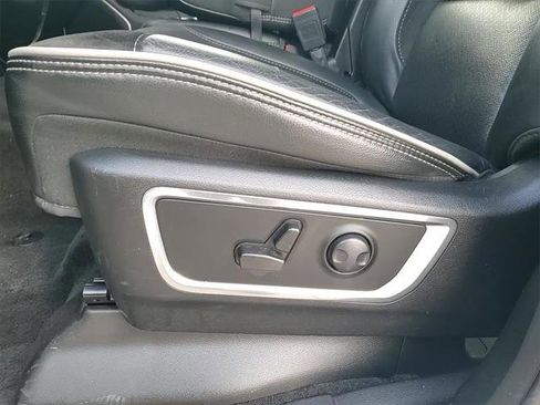 New 2025 RAM 1500 Laramie image 12