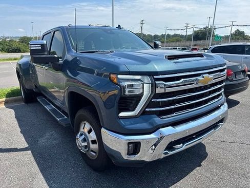 Used 2024 Chevrolet Silverado 3500 LTZ w/ LTZ Plus Package AWD/4WD image 3