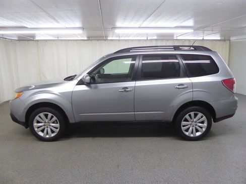 Used 2011 Subaru Forester 2.5X Premium image 4