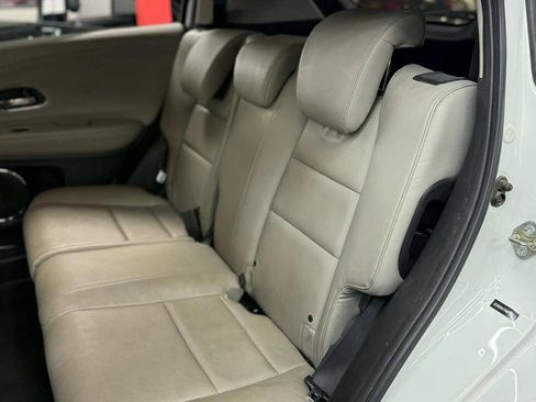 Used 2017 Honda HR-V EX-L image 10