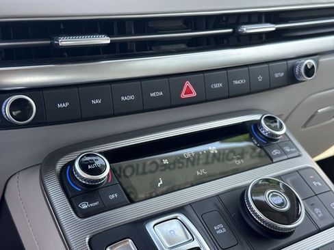 Used 2025 Hyundai Palisade Calligraphy FWD image 18