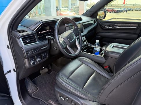 Certified 2022 GMC Yukon Denali w/ Denali Premium Package image 2