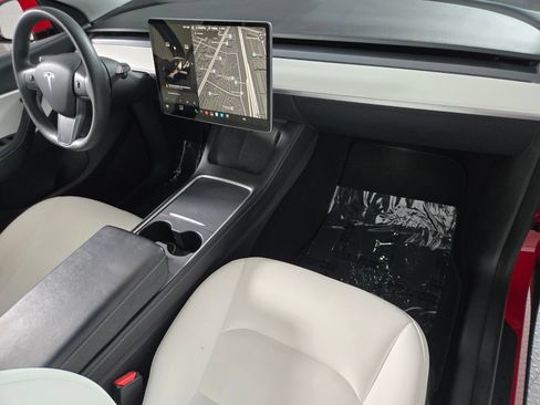Used 2022 Tesla Model Y Performance AWD/4WD image 19