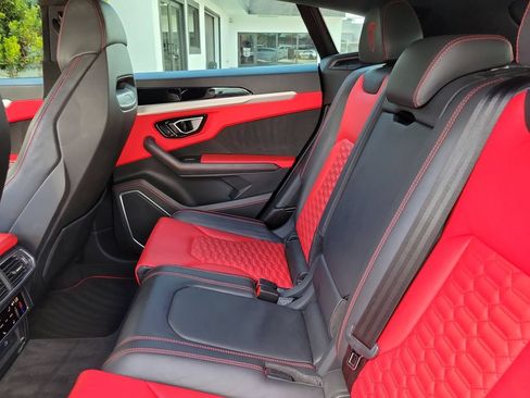 Used 2022 Lamborghini Urus AWD/4WD image 13