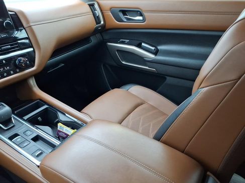 Used 2024 Nissan Pathfinder Platinum w/ Cargo Package FWD image 12