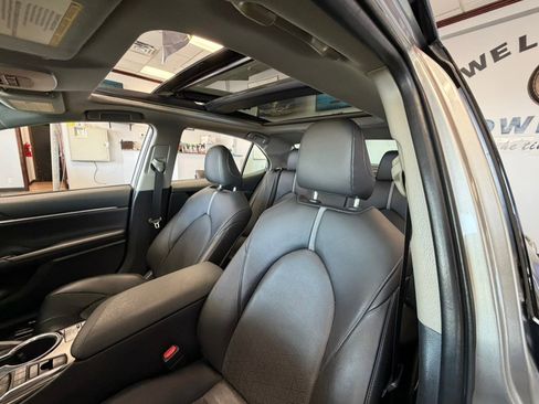 Used 2019 Toyota Camry XSE w/ Navigation Package image 26