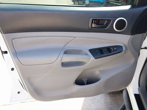 Used 2015 Toyota Tacoma 4x4 Double Cab image 10