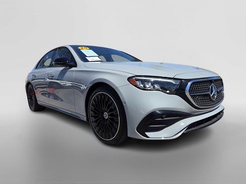 Certified 2024 Mercedes-Benz E 350 4MATIC Sedan w/ MBUS Superscreen Package image 7
