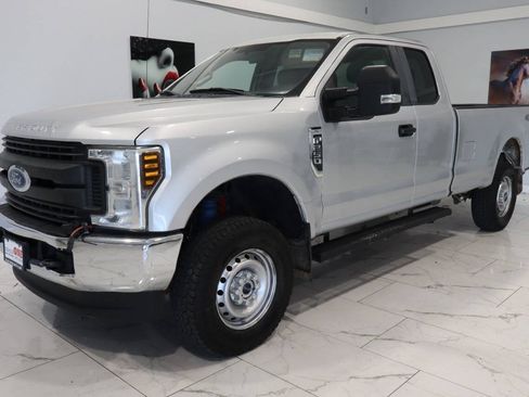 Used 2018 Ford F250 XL w/ Power Equipment Group AWD/4WD image 7