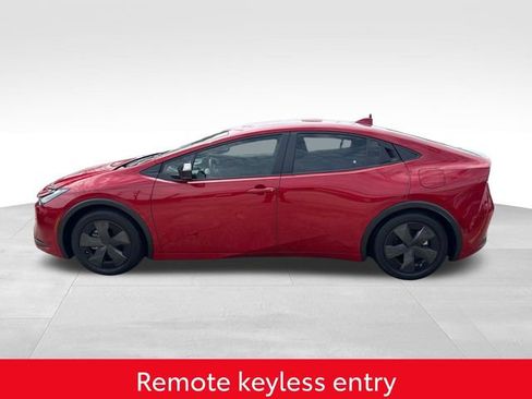 Used 2025 Toyota Prius Plug-In Hybrid FWD image 6