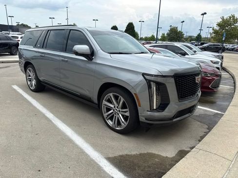 Used 2025 Cadillac Escalade ESV Sport Platinum AWD/4WD image 1