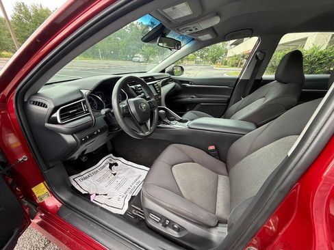 Used 2019 Toyota Camry LE FWD image 21
