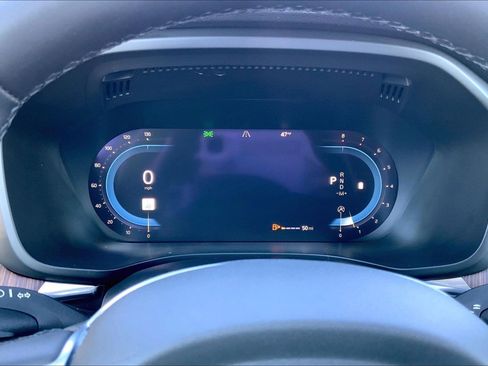 Used 2022 Volvo XC60 B5 Momentum w/ Climate Package image 24