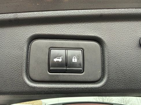 Used 2024 Nissan Pathfinder SL w/ SL Premium Package image 20