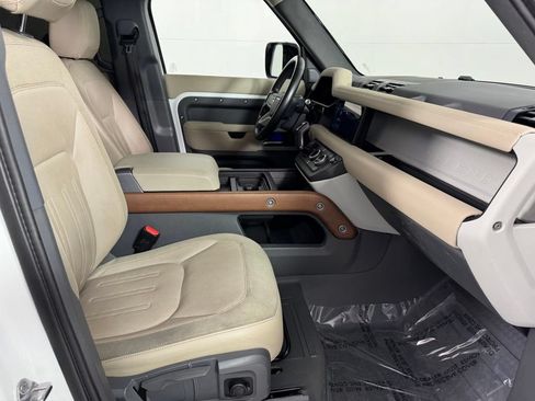Used 2020 Land Rover Defender 110 S AWD/4WD image 36