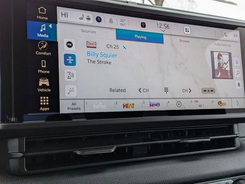 New 2025 Jeep Gladiator Sport image 21