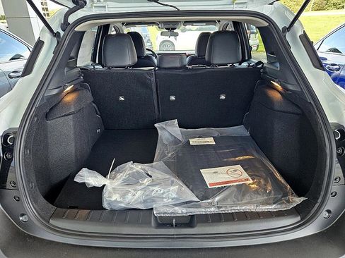 New 2026 Nissan Kicks SR w/ Cold Weather Package image 15