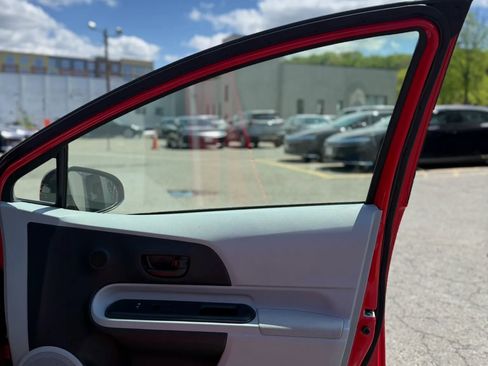 Used 2012 Toyota Prius C One FWD image 28