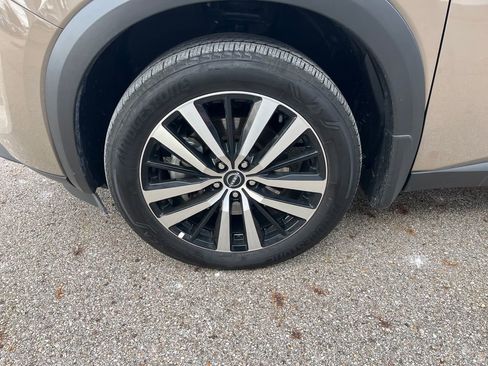 Used 2024 Nissan Pathfinder Platinum image 28