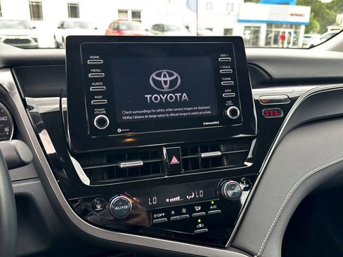 Used 2024 Toyota Camry SE FWD image 12
