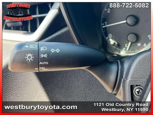 Used 2025 Toyota Corolla SE w/ Convenience Package FWD image 27