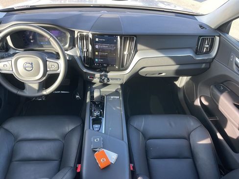 Used 2023 Volvo XC60 B5 Core w/ Protection Package Premier image 16