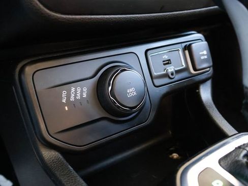 Used 2023 Jeep Renegade Latitude image 17