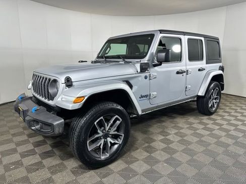 Used 2024 Jeep Wrangler Unlimited w/ Convenience Group AWD/4WD image 7