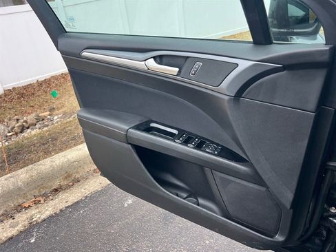 Used 2014 Ford Fusion SE image 21