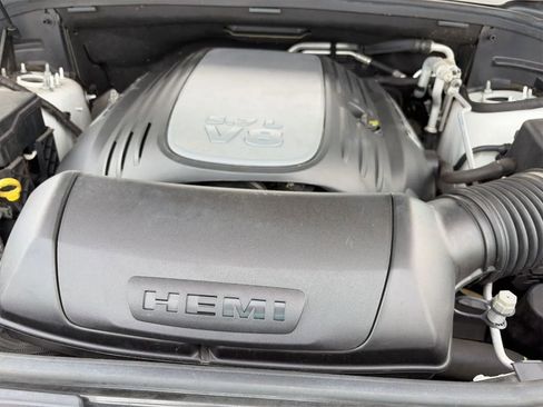 Used 2019 Dodge Durango R/T w/ Technology Group image 9