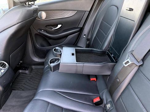 Used 2018 Mercedes-Benz GLC 300 4MATIC w/ Premium Package image 13