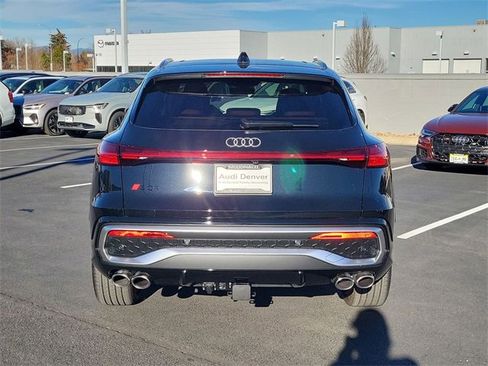 New 2025 Audi SQ5 Prestige image 4