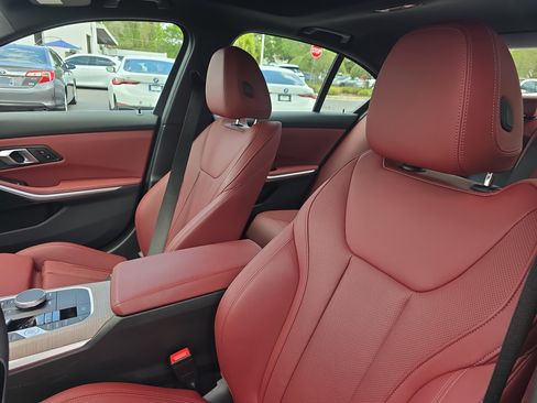 Used 2025 BMW 330i Sedan image 16