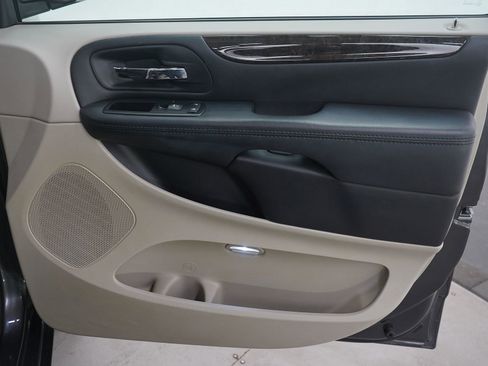 Used 2015 Dodge Grand Caravan SE w/ Quick Order Package 29E SE image 10