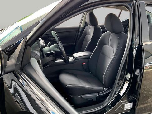 Used 2024 Nissan Sentra SV w/ All-Weather Package FWD image 8