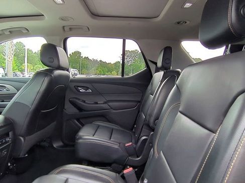 Used 2018 Chevrolet Traverse LT w/ LPO, Floor Liner Package AWD/4WD image 16