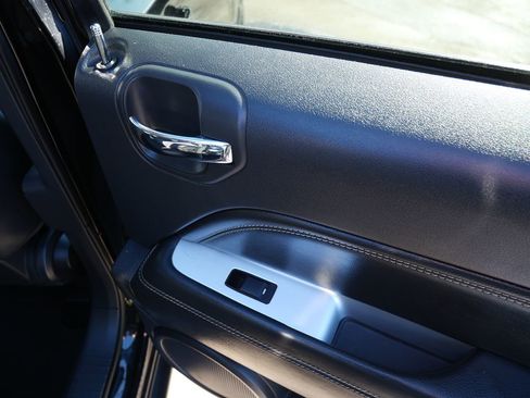 Used 2017 Jeep Compass High Altitude image 28