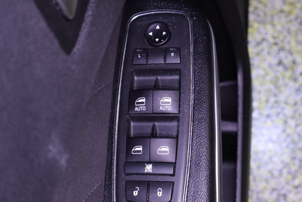 Used 2020 Dodge Charger SXT RWD image 32