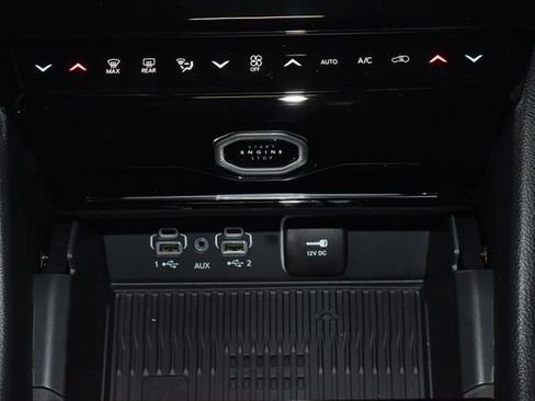 New 2026 Jeep Grand Cherokee L Limited AWD/4WD image 17
