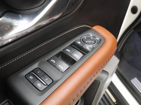 Certified 2023 GMC Yukon Denali Ultimate image 8