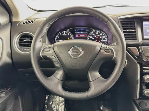 Used 2013 Nissan Pathfinder SV AWD/4WD image 14