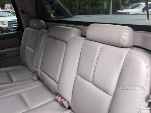 Used 2007 Chevrolet Avalanche LTZ w/ LTZ Preferred Equipment Group AWD/4WD image 22
