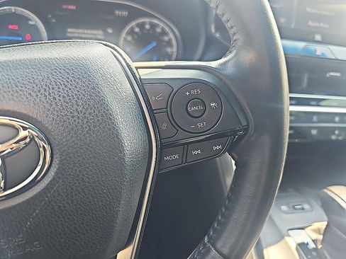 Used 2022 Toyota Venza XLE AWD/4WD image 21