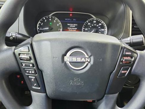 Used 2022 Nissan Frontier SV RWD image 16