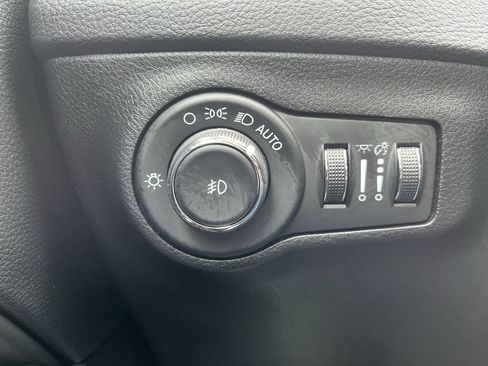 Used 2021 Jeep Compass Trailhawk w/ Sun and Sound Group AWD/4WD image 27