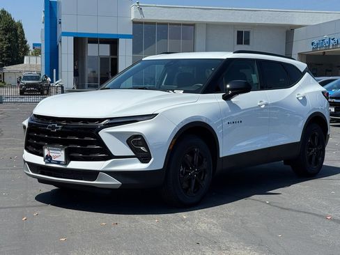 New 2026 Chevrolet Blazer LT w/ Midnight/Sport Edition FWD image 3