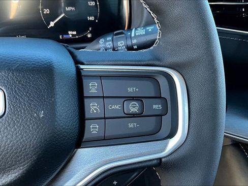 New 2026 Jeep Grand Wagoneer L Limited AWD/4WD image 24