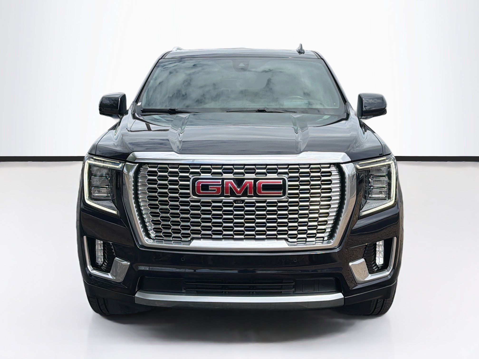 Used 2022 GMC Yukon Denali w/ Denali Premium Package RWD image 2