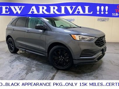 Used 2022 Ford Edge SE w/ Black Appearance Package