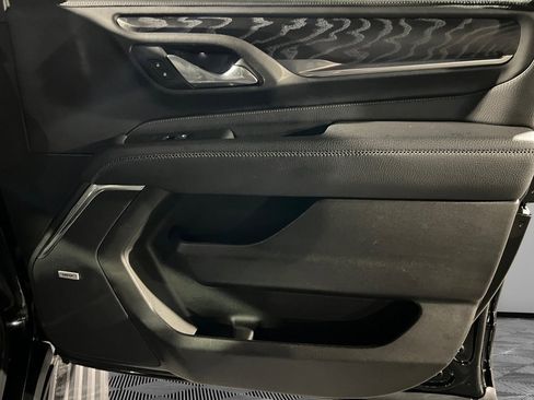 Used 2023 GMC Yukon XL Denali image 14